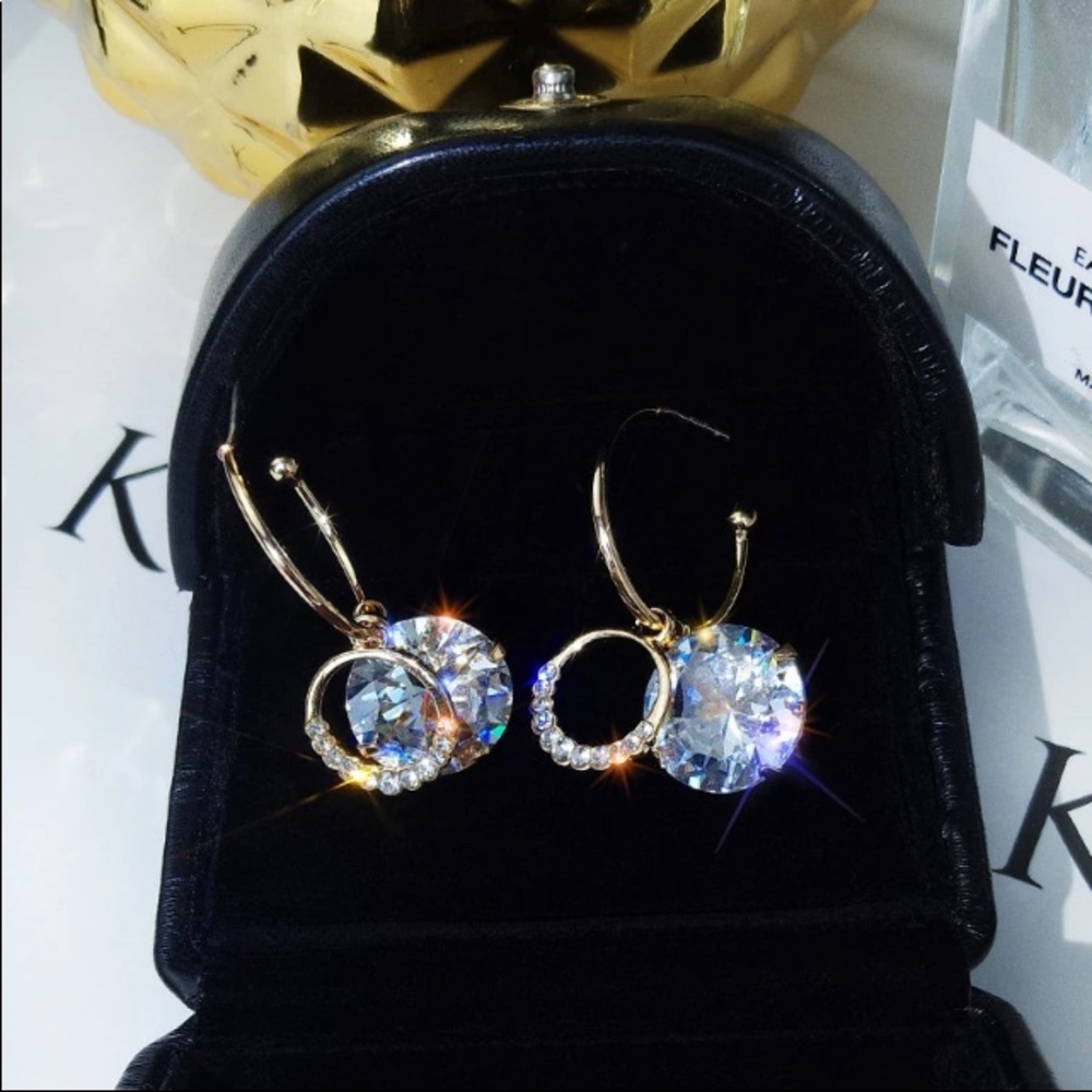 Boho round crystal clear gold earrings - Picture 7 of 11